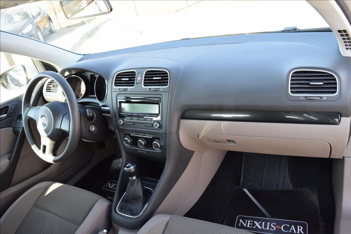 Volkswagen Golf Kombi 1,6 l 66 kw