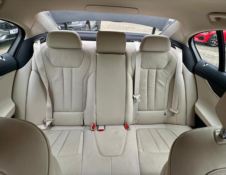 BMW Řada 7 Ostatní 4,4 l 390 kw