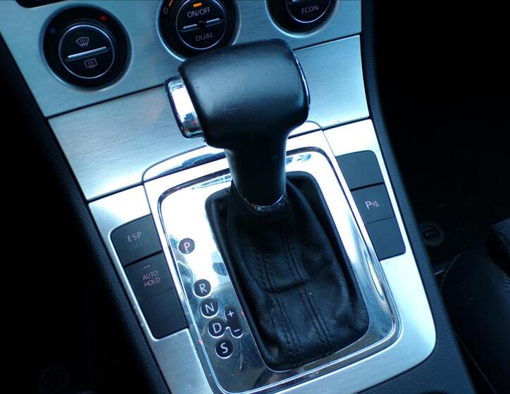 Volkswagen Passat 10