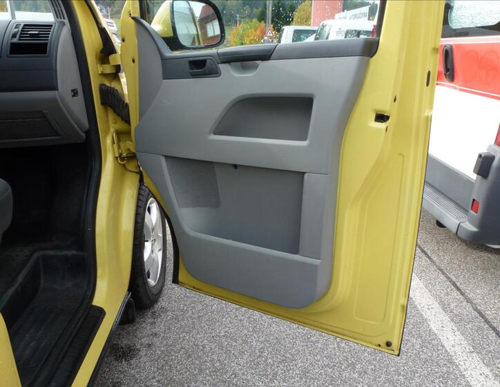 Volkswagen Caravelle 26