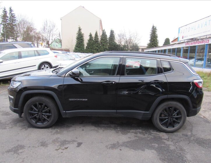 Jeep Compass SUV 1,4 l 103 kw