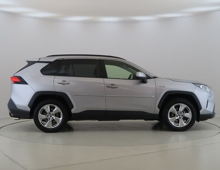 Toyota RAV4 SUV / Terénní 2,5 l 131 kw