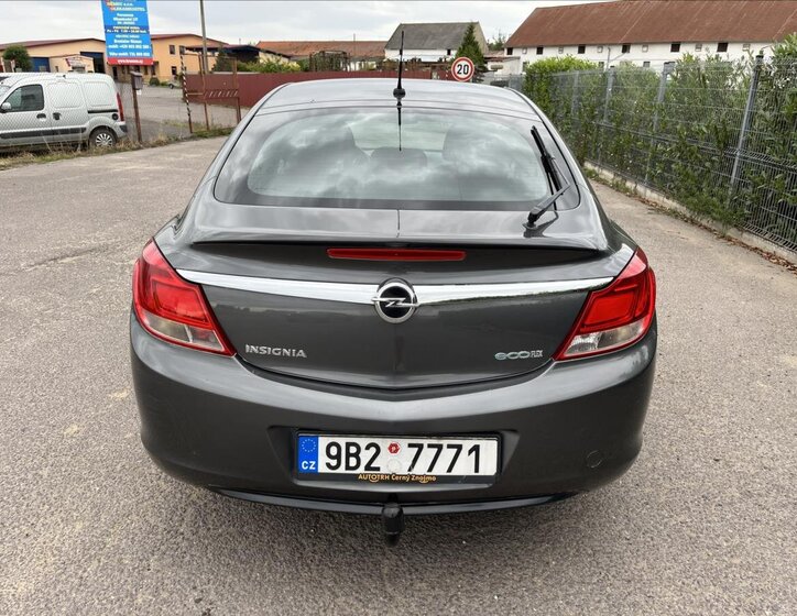Opel Insignia Liftback 2,0 l 96 kw