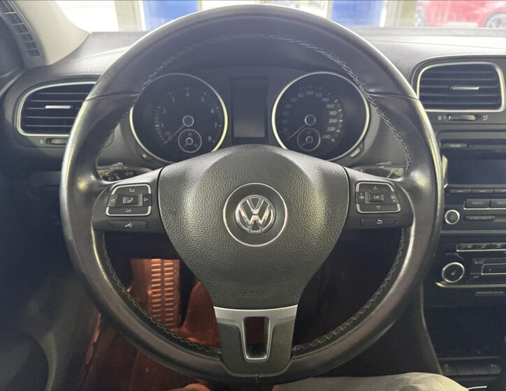 Volkswagen Golf 13