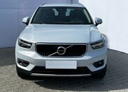 Volvo XC40 SUV / Terénní 1,5 l 120 kw