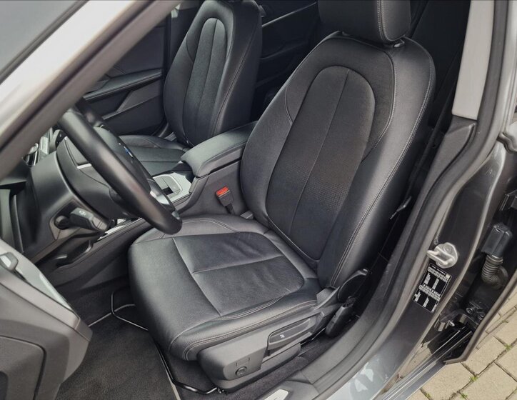 BMW Řada 2 Sedan / Limuzína 2,0 l 110 kw