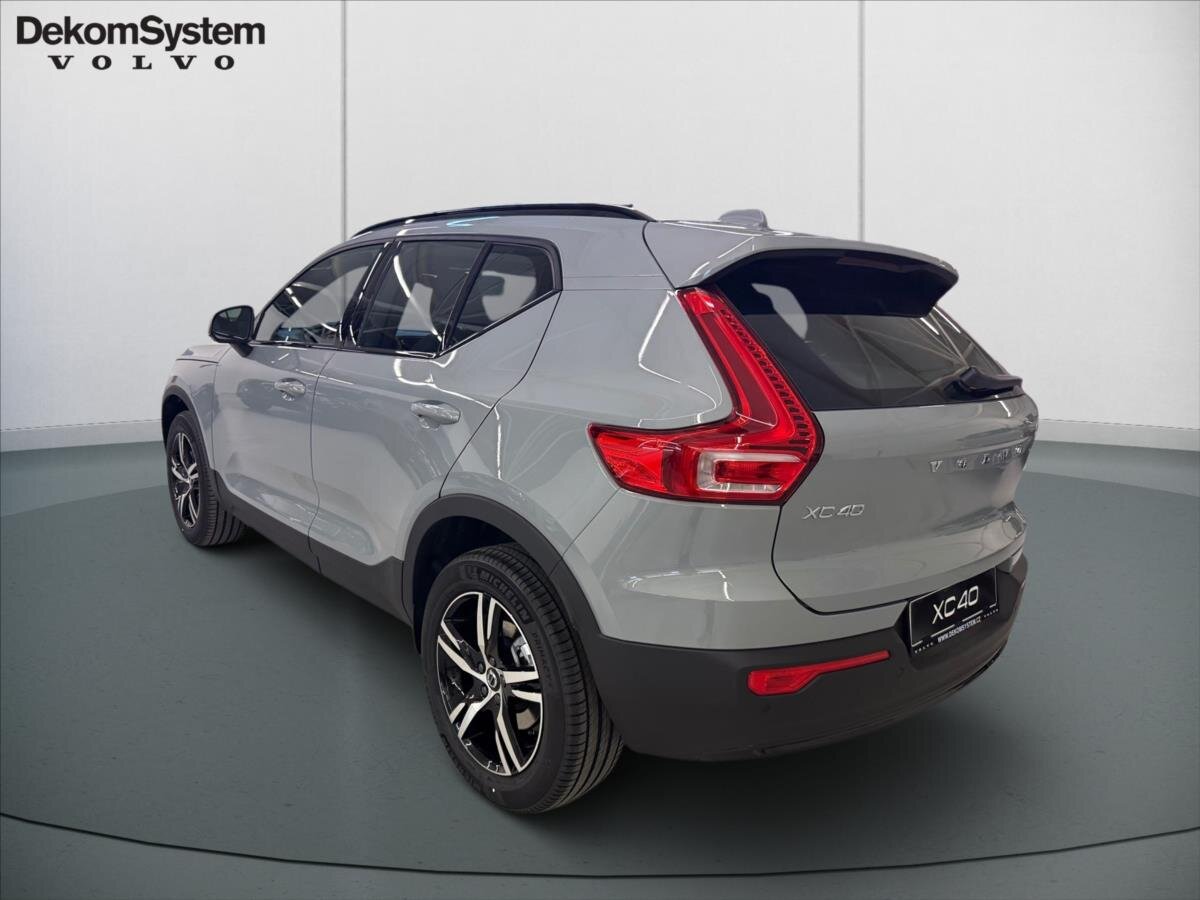 Volvo XC40 SUV / Terénní 2,0 l 120 kw