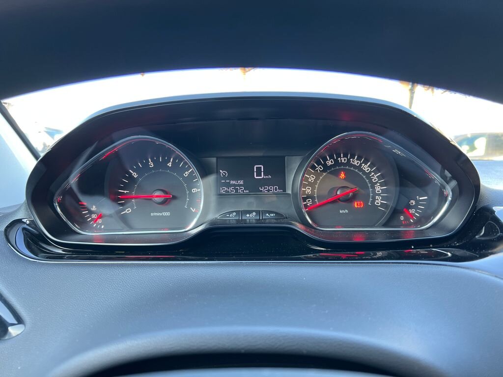 Peugeot 208 Hatchback 1,4 l 70 kw