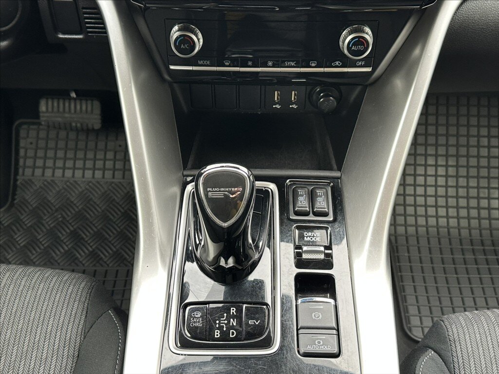 Mitsubishi Eclipse Cross SUV / Terénní 2,4 l 138 kw