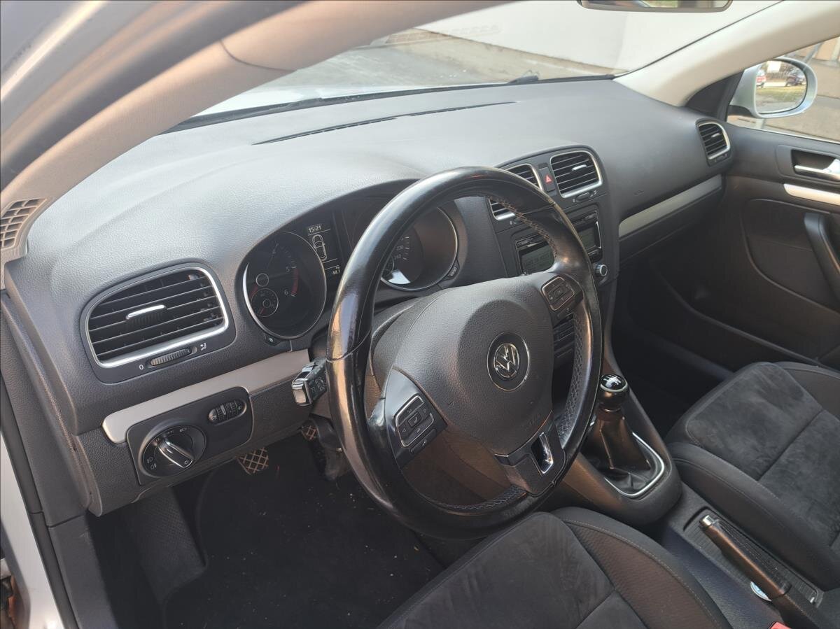 Volkswagen Golf Kombi 1,6 l 77 kw