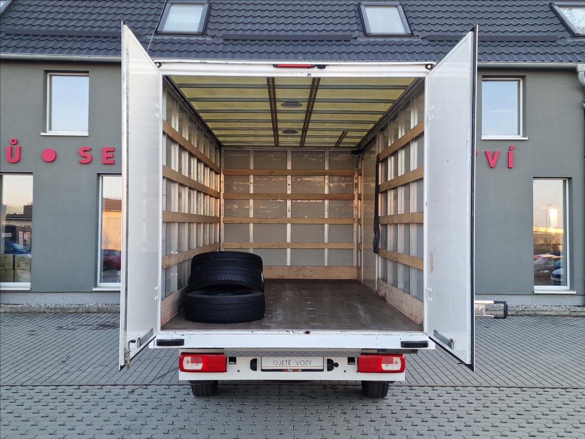 Volkswagen Crafter Skříň 2,0 l 103 kw