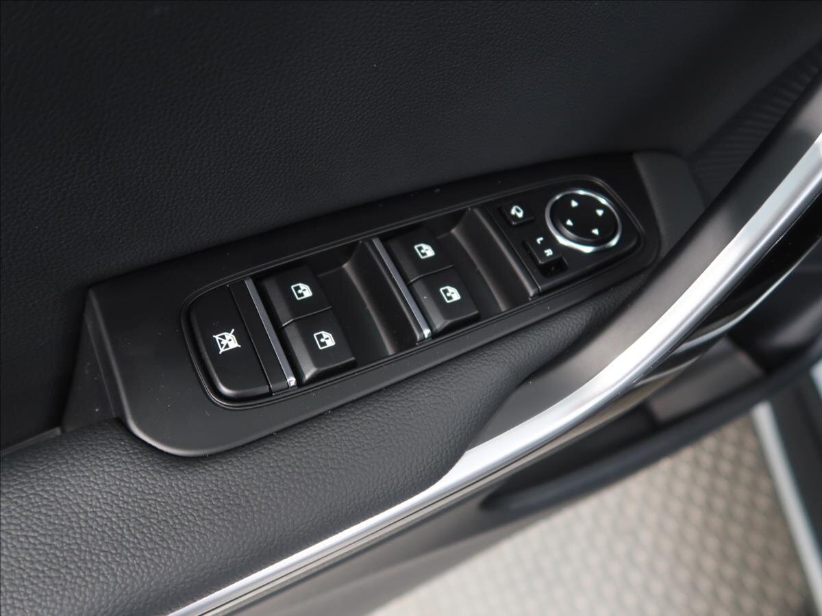 KIA XCeed CUV / Crossover 1,5 l 103 kw