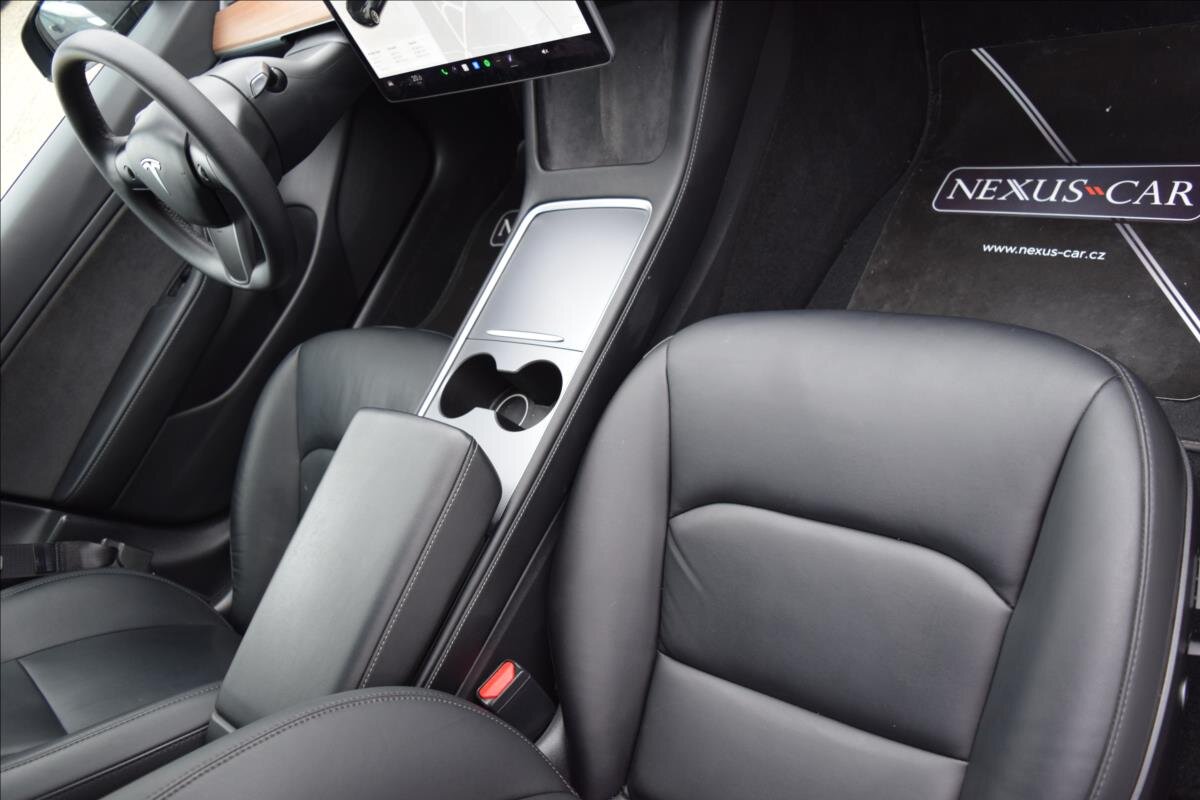 Tesla Model 3 Sedan 0,0 366 kw