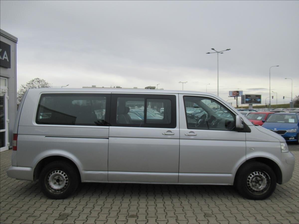 Volkswagen Caravelle MPV 2,5 l 96 kw
