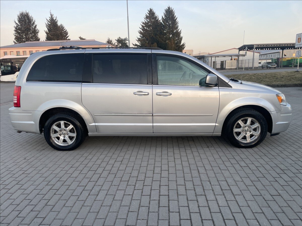 Chrysler Town & Country MPV 3,8 l 142 kw