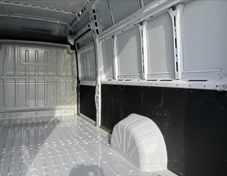 Peugeot Boxer Skříň 2,2 l 121 kw