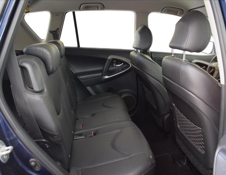 Toyota RAV4 SUV / Terénní 2,2 l 130 kw