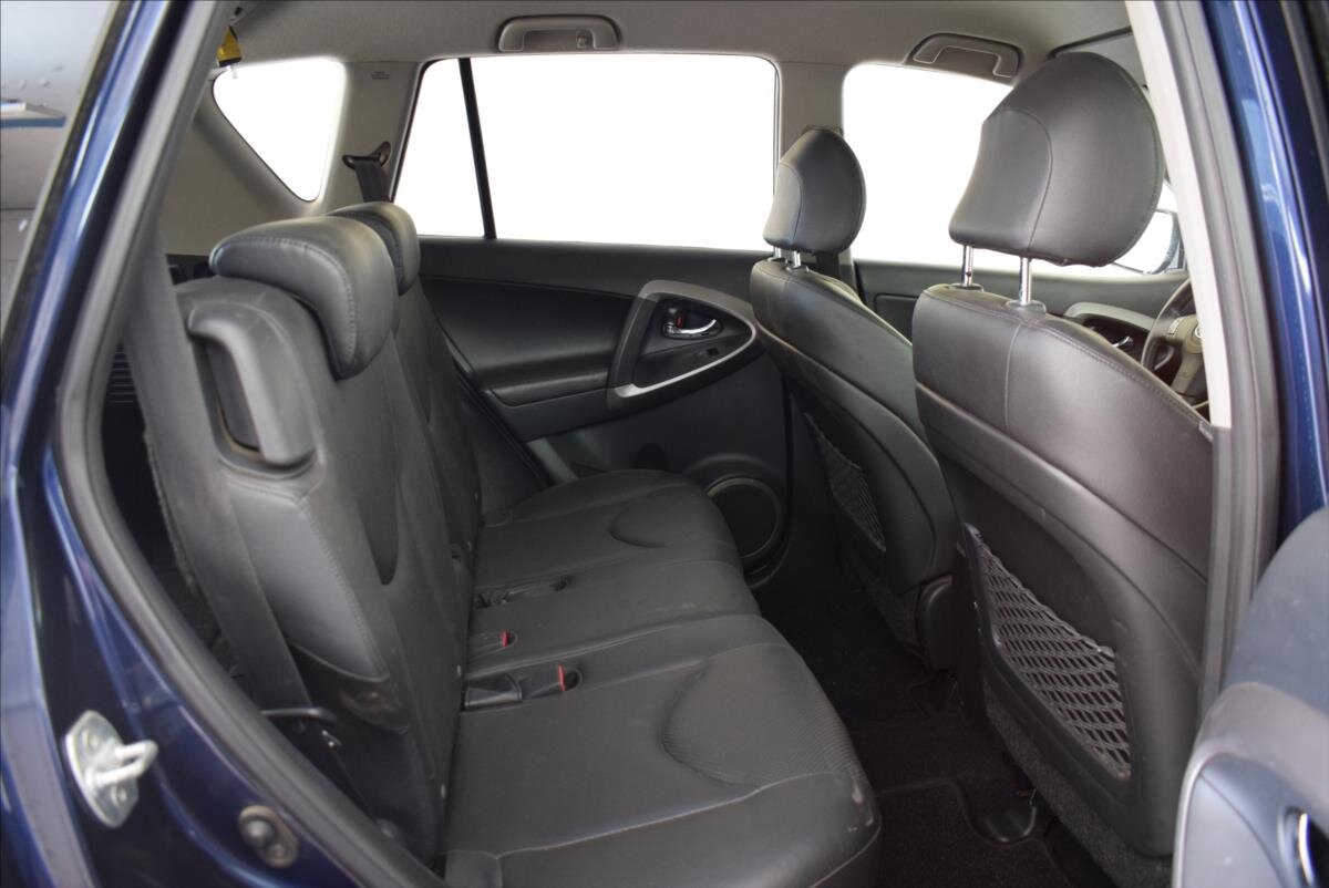 Toyota RAV4 SUV / Terénní 2,2 l 130 kw