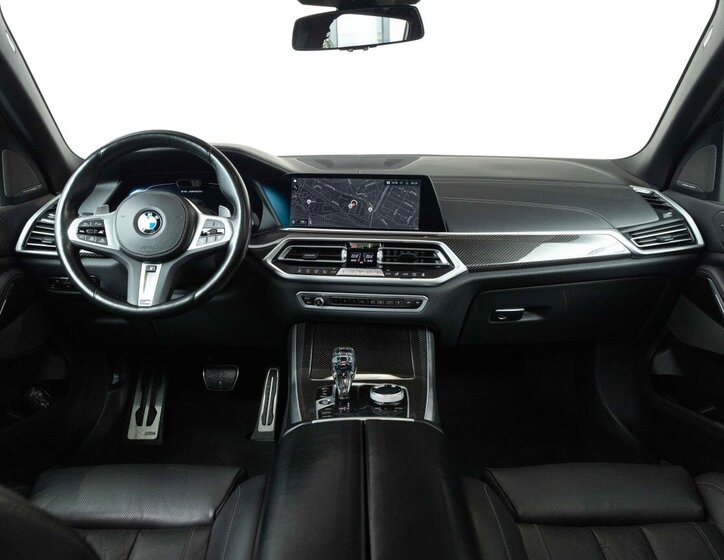 BMW X5 SUV / Terénní 4,4 l 390 kw