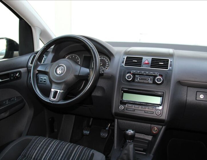 Volkswagen Touran 25