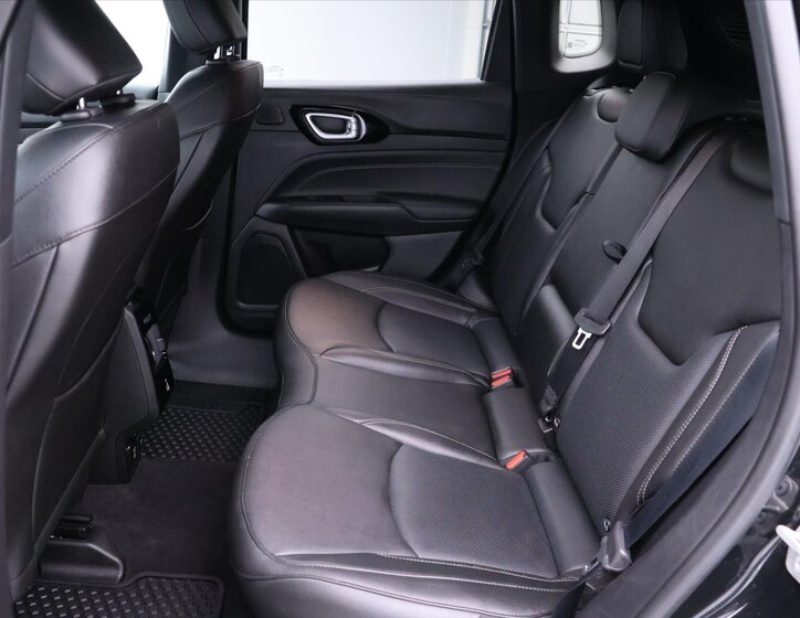 Jeep Compass SUV 1,3 l 110 kw