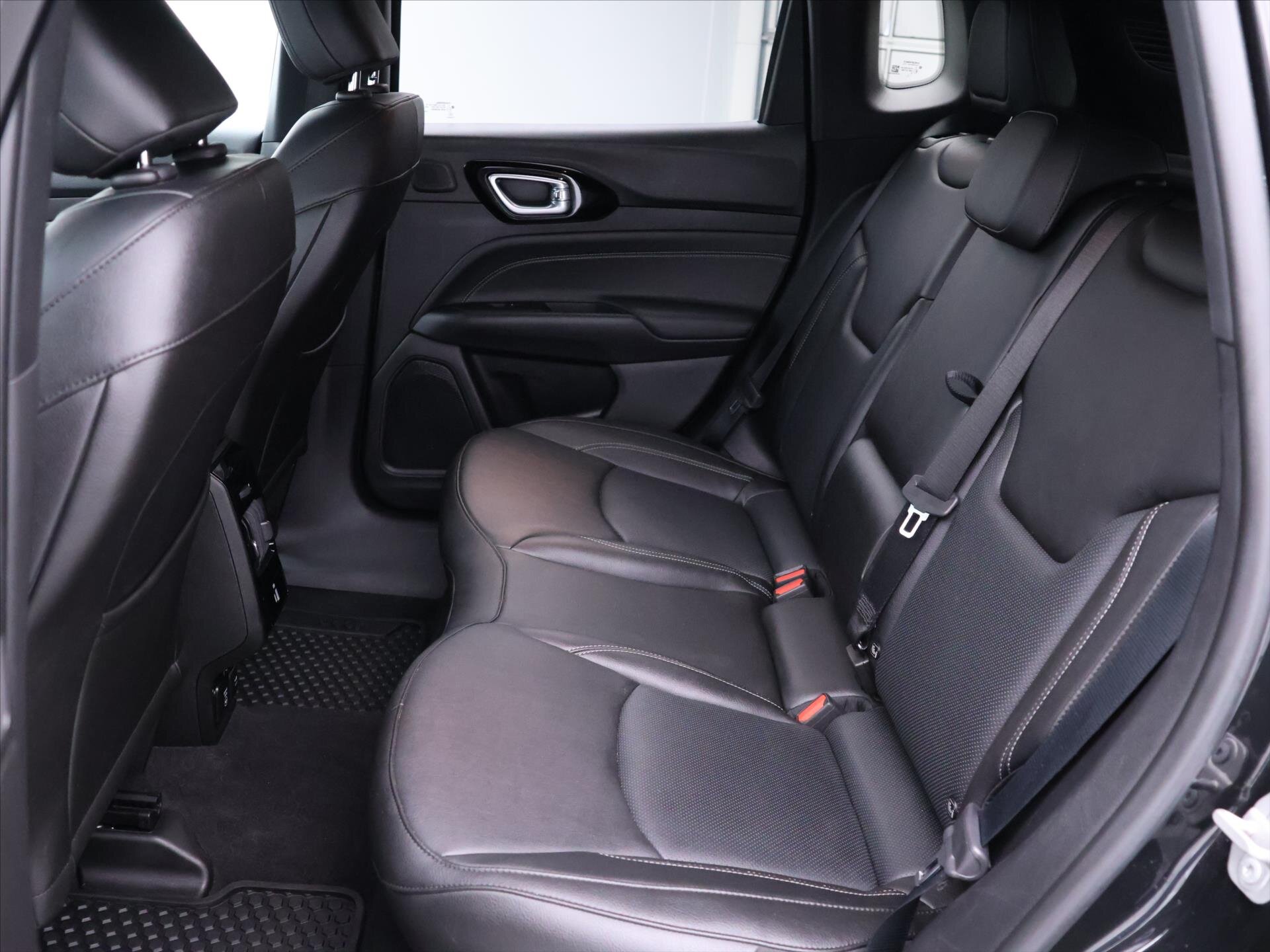 Jeep Compass SUV 1,3 l 110 kw