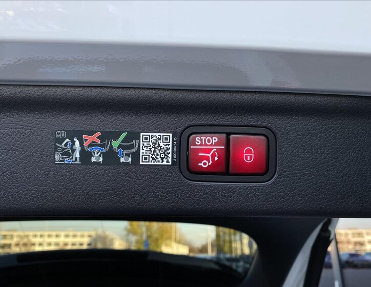 Mercedes-Benz EQE 28