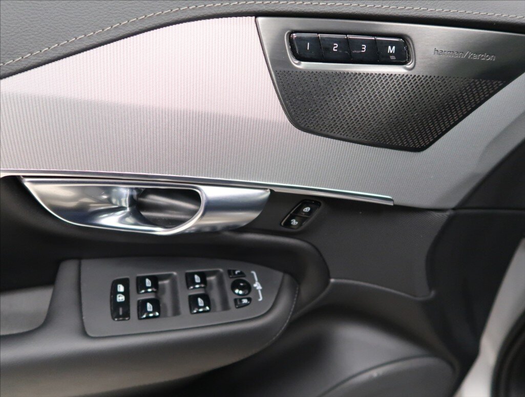 Volvo XC90 SUV / Terénní 2,0 l 184 kw