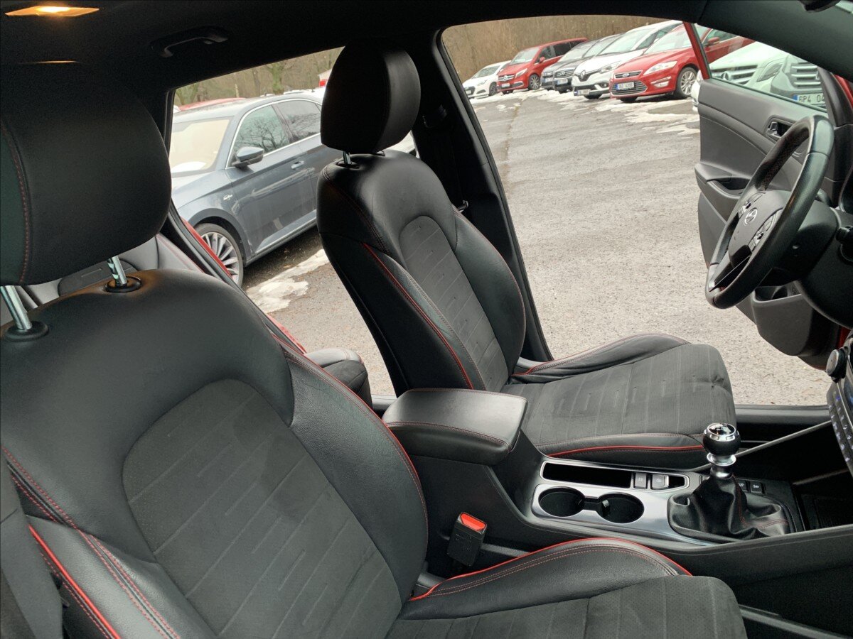 Hyundai Tucson SUV 1,6 l 100 kw