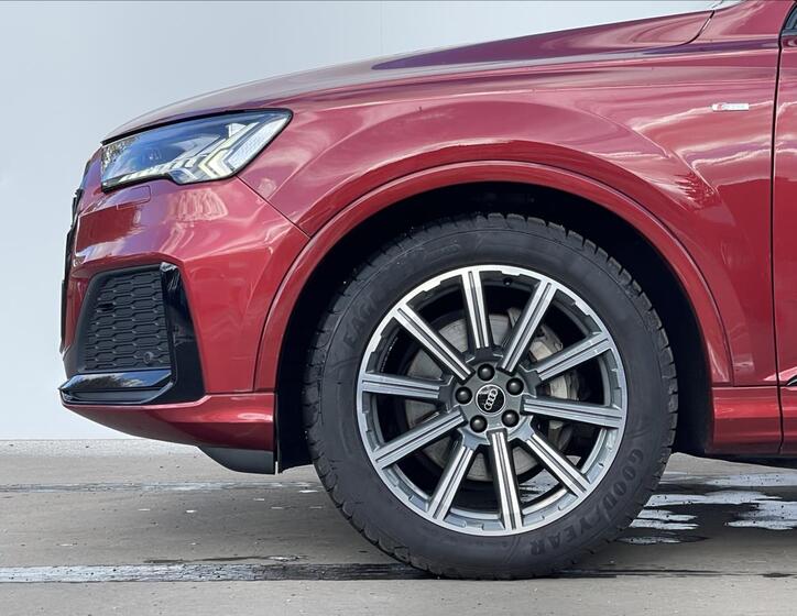 Audi Q7 21