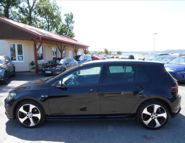 Volkswagen Golf 46