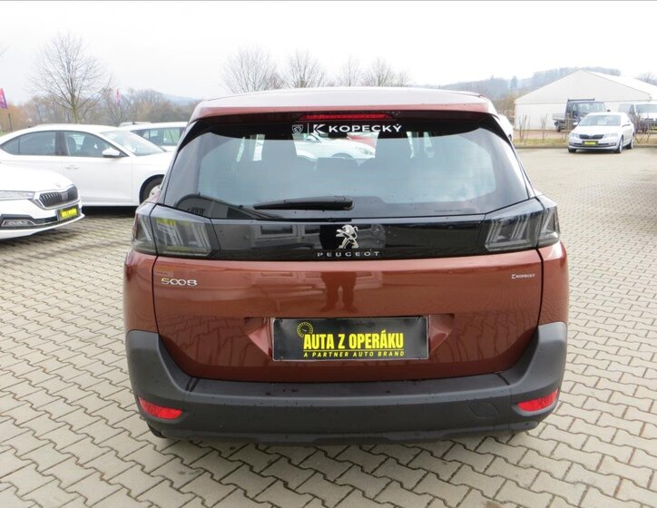 Peugeot 5008 MPV 1,2 l 96 kw