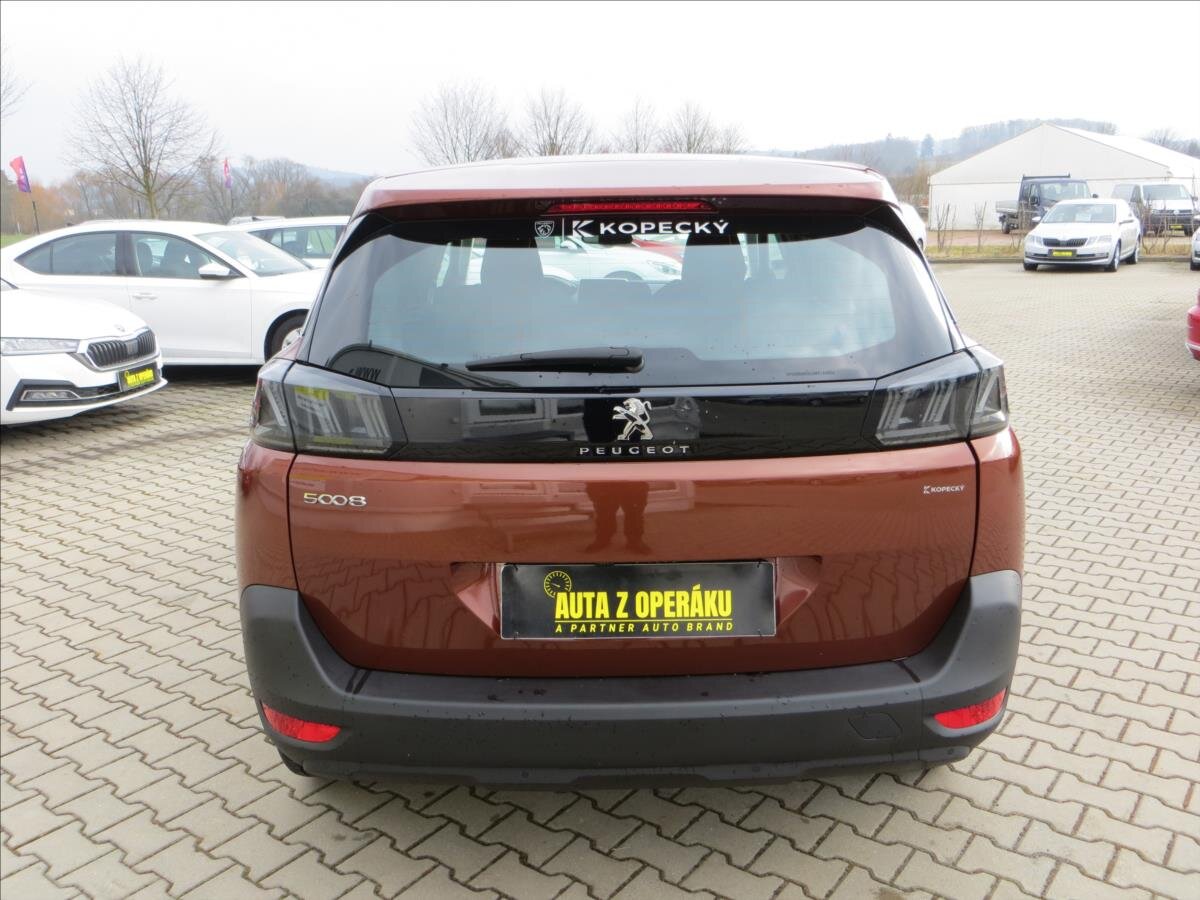 Peugeot 5008 MPV 1,2 l 96 kw