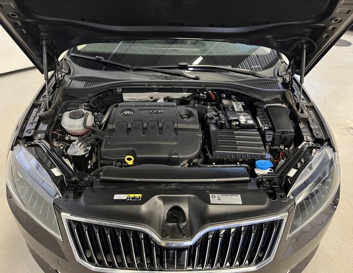 Škoda Superb Kombi 1,6 l 88 kw