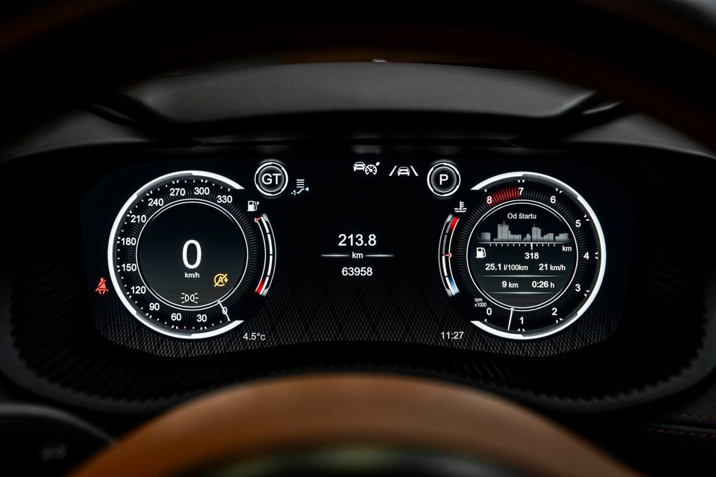 Aston Martin Ostatní SUV 4,0 l 405 kw