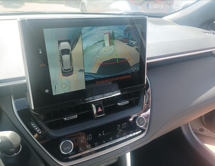 Toyota Corolla Cross 16