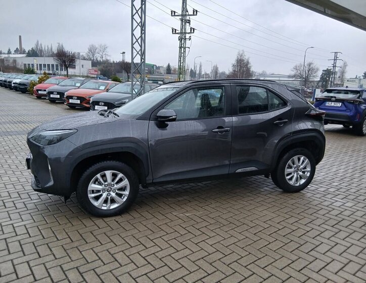 Toyota Yaris Cross SUV 1,5 l 68 kw