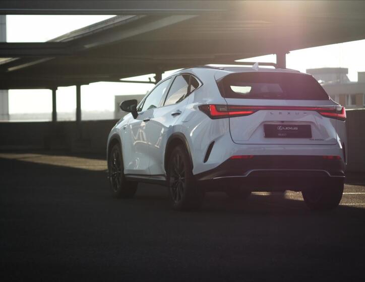 Lexus NX 450h plus 2