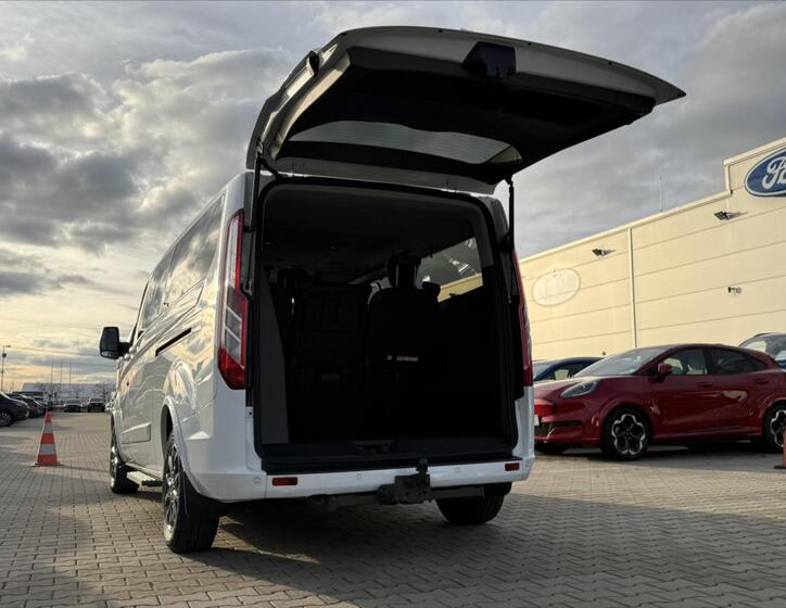 Ford Tourneo Custom 12
