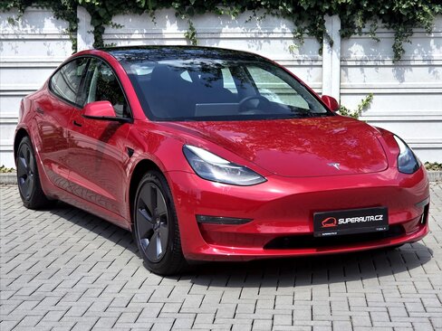 Tesla Model 3 Sedan / Limuzína 0,0 366 kw