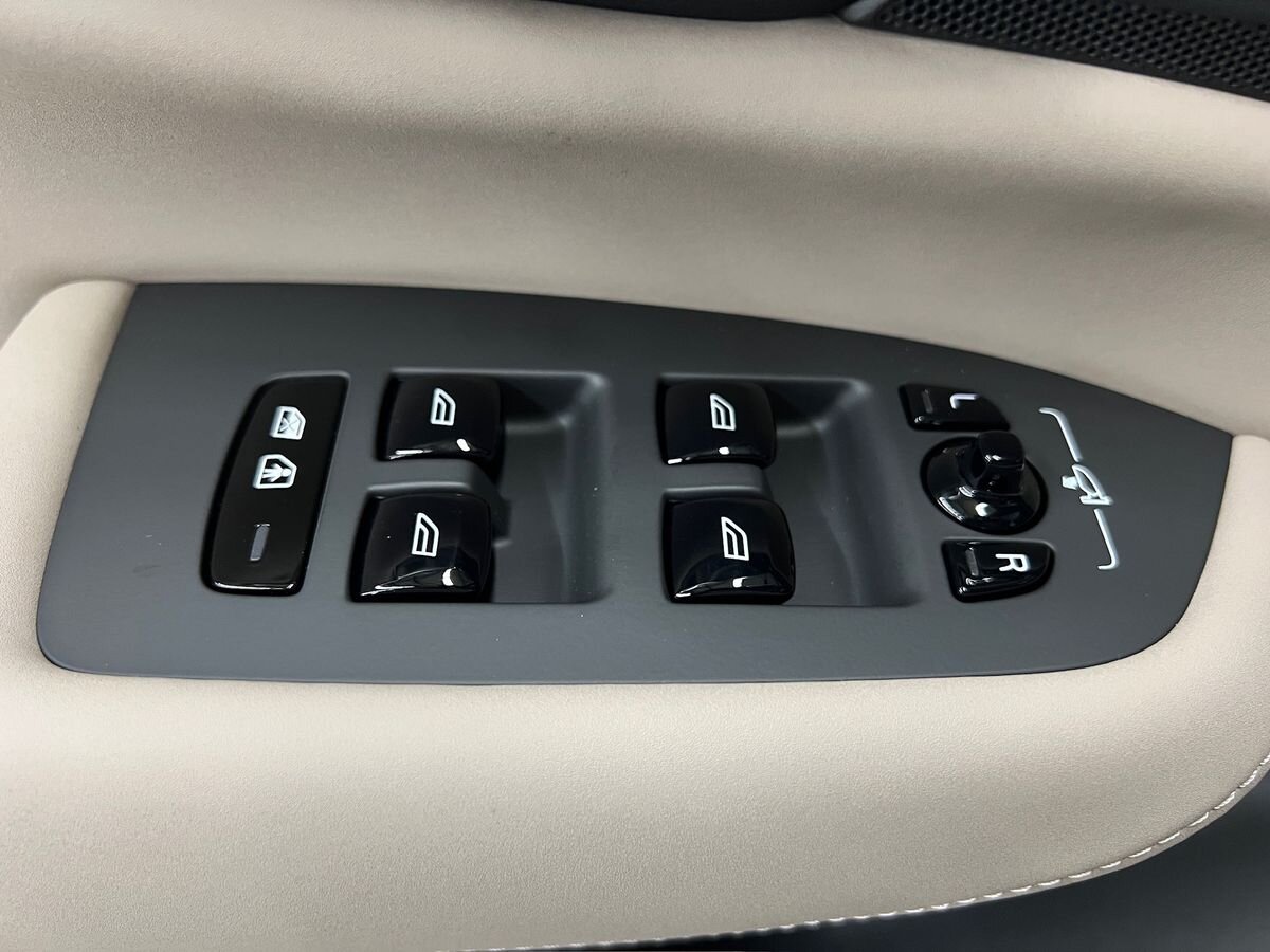 Volvo XC90 SUV / Terénní 2,0 l 184 kw