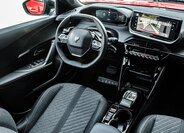 Peugeot 2008 SUV 1,2 l 100 kw