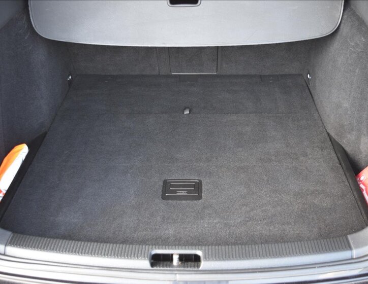 Volkswagen Golf Kombi 1,6 l 75 kw