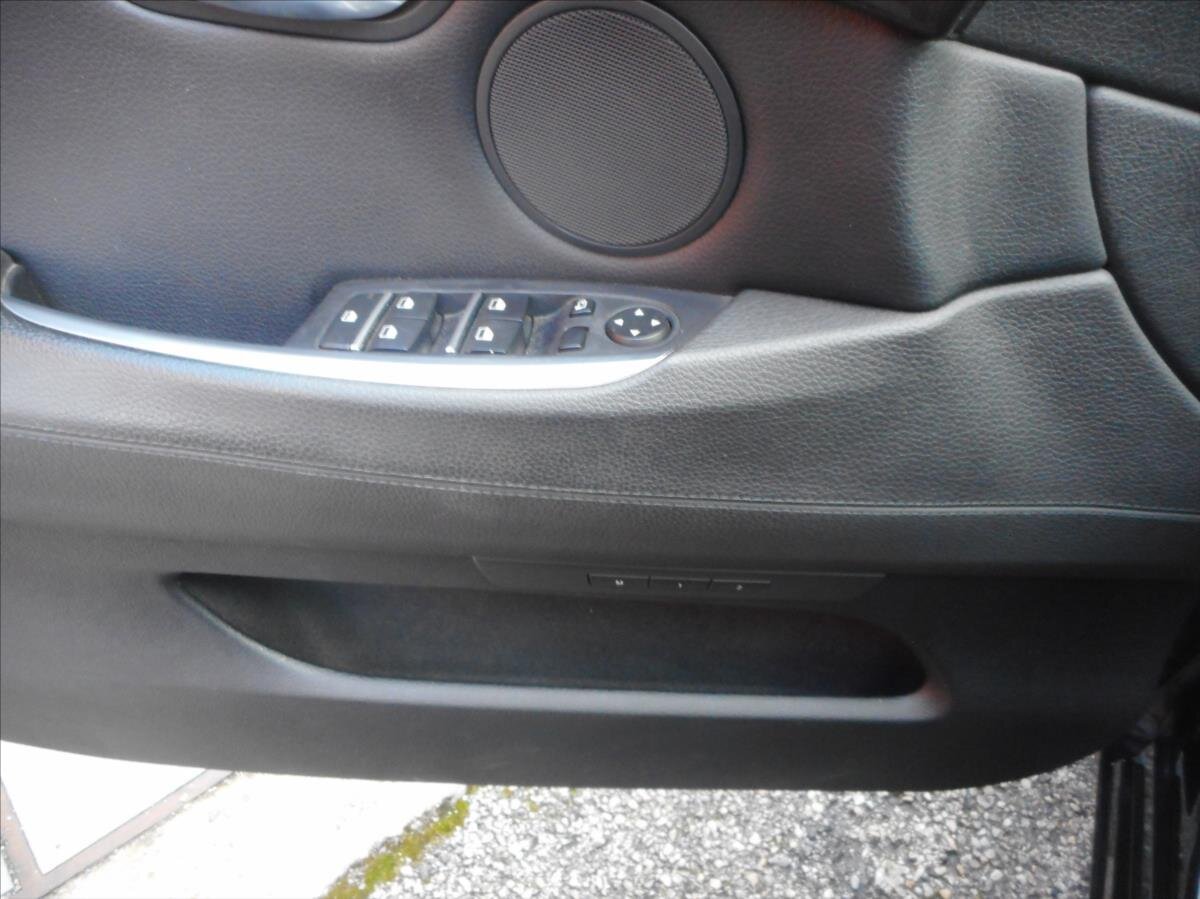 BMW Řada 5 Sedan / Limuzína 3,0 l 220 kw