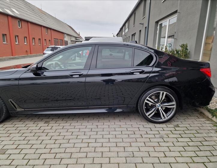 BMW Řada 7 43