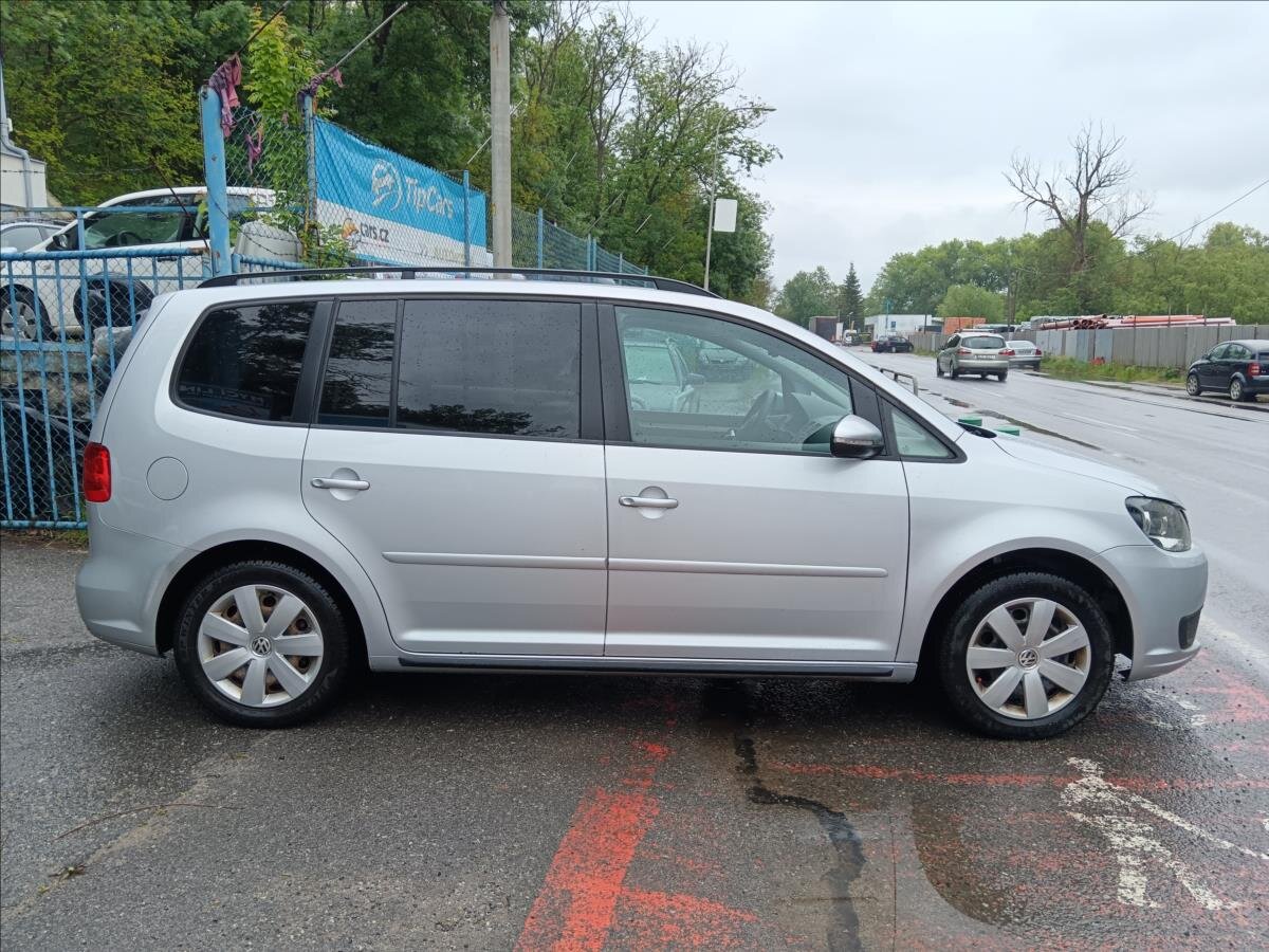 Volkswagen Touran Kombi 1,5 l 77 kw