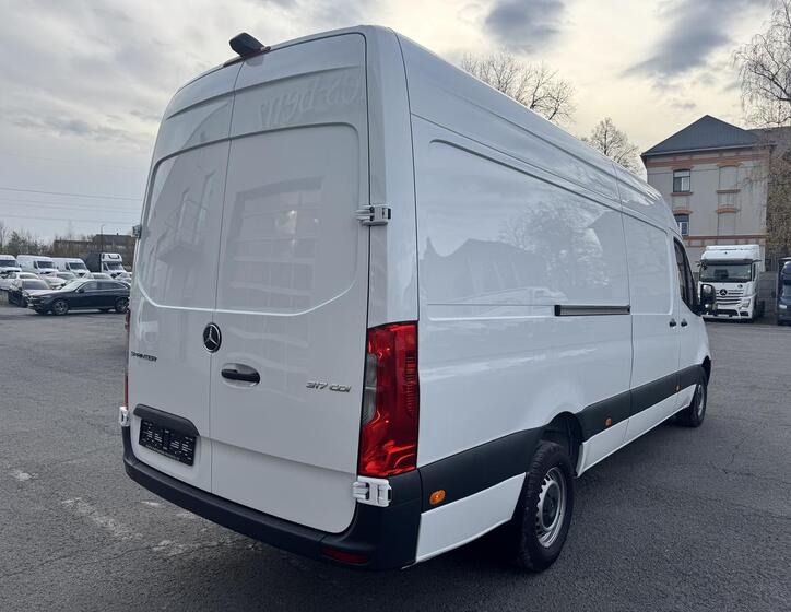 Mercedes-Benz Sprinter 5
