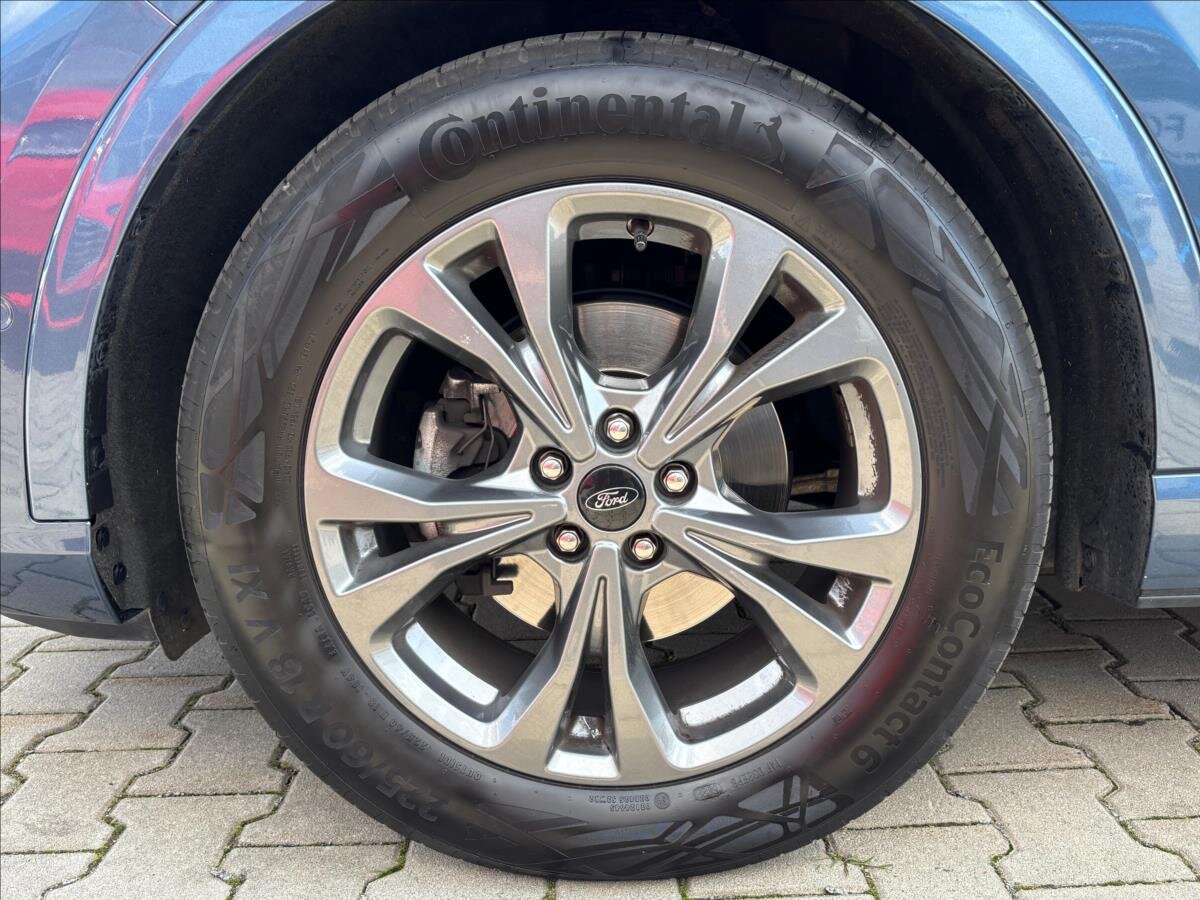 Ford Kuga SUV / Terénní 2,0 l 88 kw