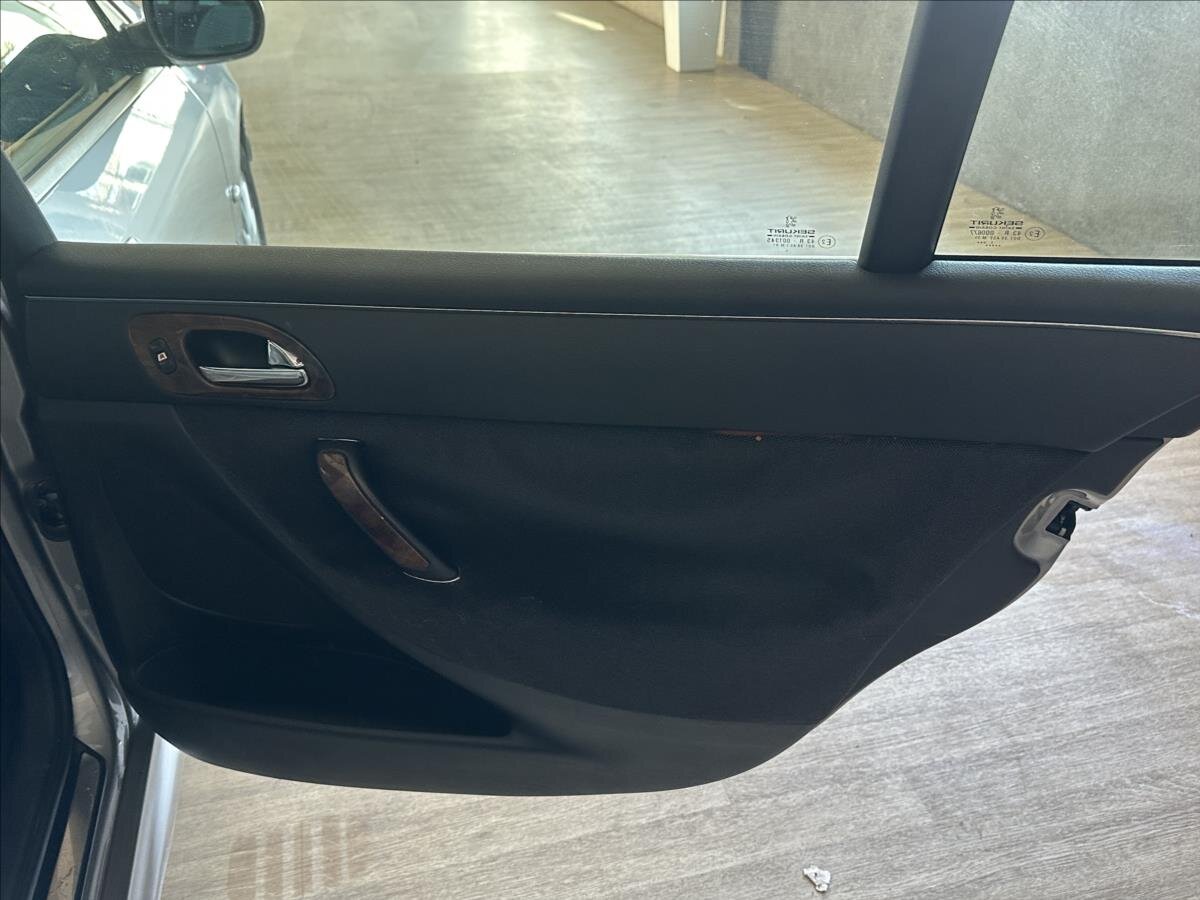 Peugeot 607 Sedan / Limuzína 2,2 l 98 kw