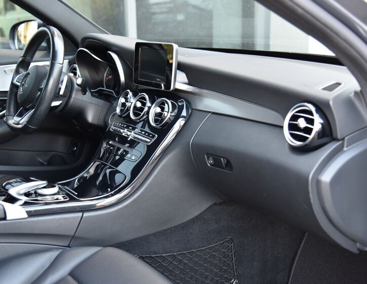 Mercedes-Benz Třídy C Sedan / Limuzína 2,1 l 125 kw